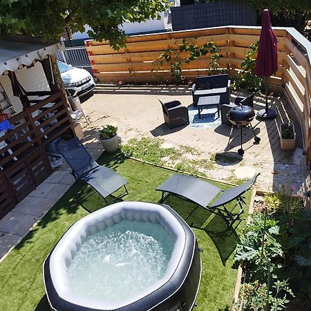 Havre De Paix Bord De Saone Avec Jacuzzi Hotel Massieux Exterior foto