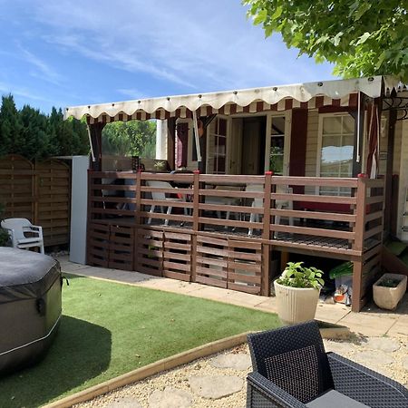 Havre De Paix Bord De Saone Avec Jacuzzi Hotel Massieux Exterior foto